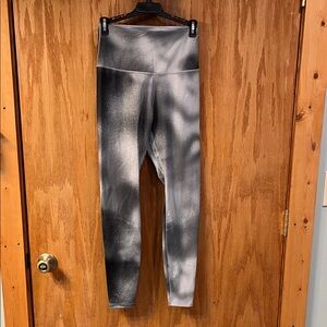 Nike Black and Gray Leggings - Size Small